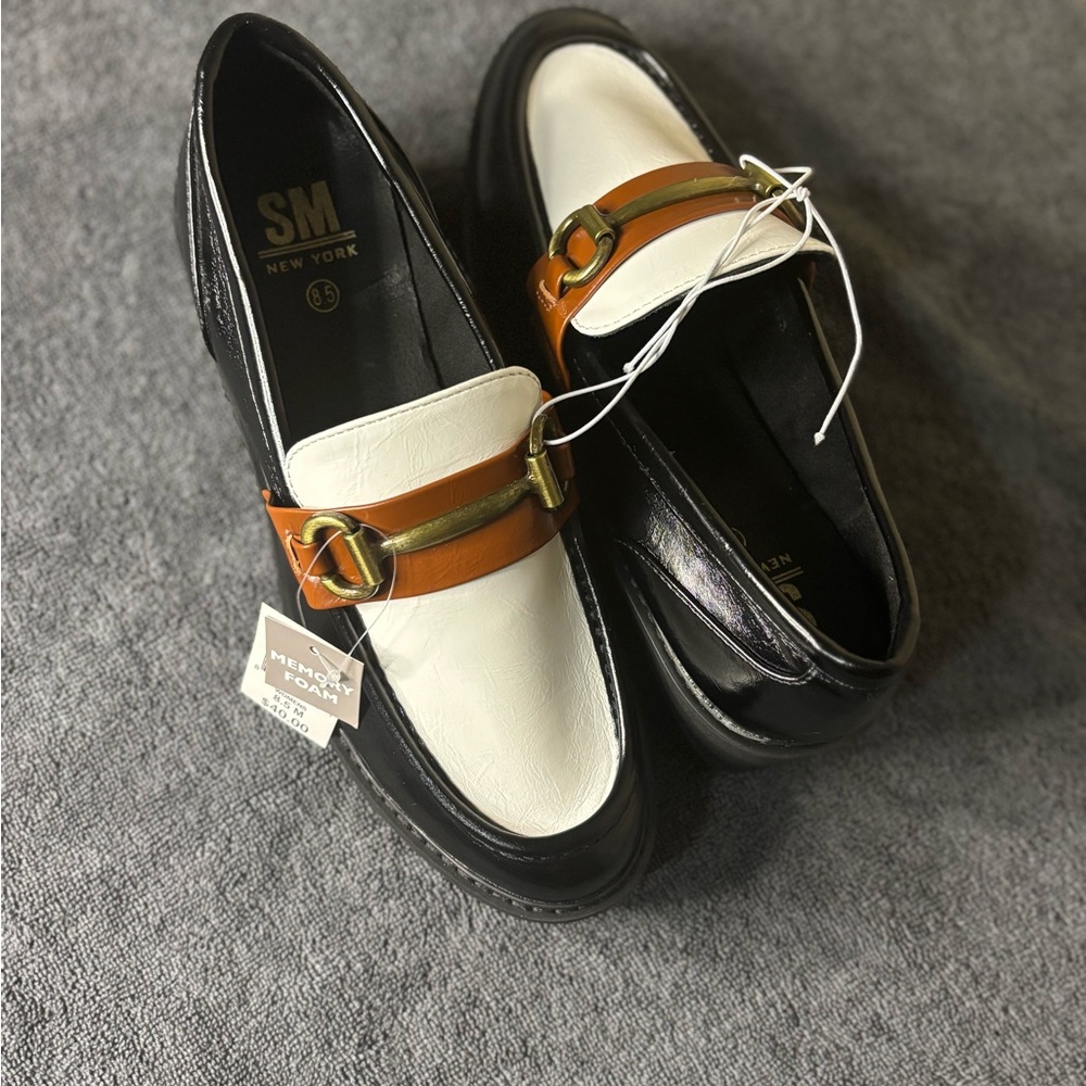 SM New York Women's Black and White Loafers